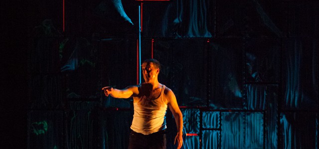 Teatro a Roccella. L’ingiustizia è servita, con Come un granello di sabbia