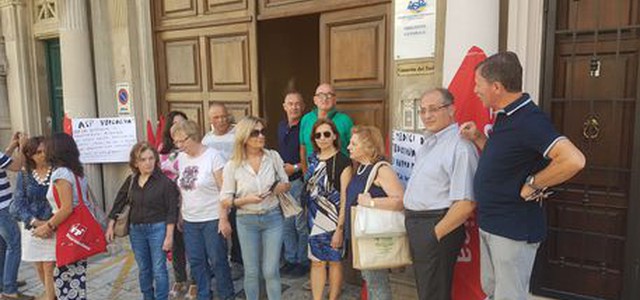Sit-in medici medicina servizi a Reggio