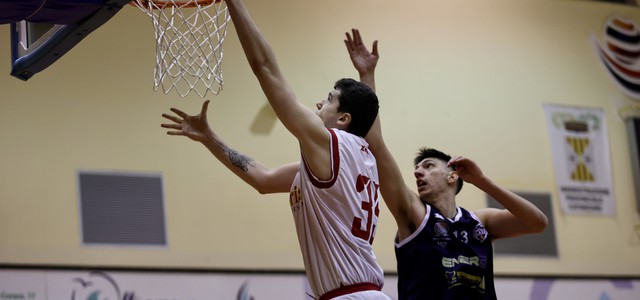 Basket: La forte capolista Svincolati Milazzo batte a domicilio la Basket Academy Catanzaro 55-71.