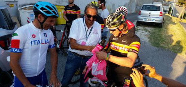 A Nicola la maglia rosa del Giro d'Italia
