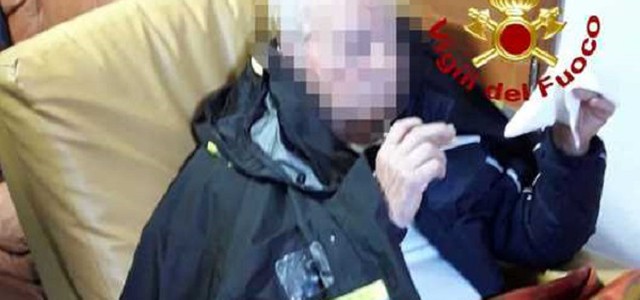 Si allontana da casa e si rifugia in auto, ritrovato 91enne