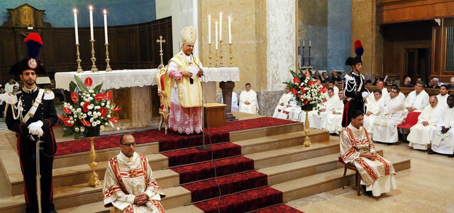 Monsignor Bertolone risponde ad una fedele sui rapporti "Stato-Chiesa"