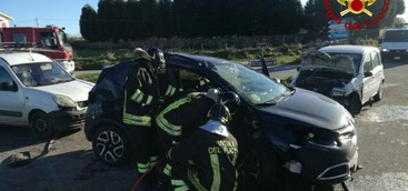 Incidente stradale sulla Sp 17, tre persone ferite (FOTO)