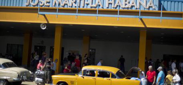 Cuba, aereo passeggeri si schianta al decollo
