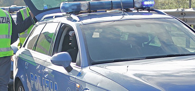 Scontro auto-moto, sono sotto effetto di droga e alcool e senza assicurazione: denunciati
