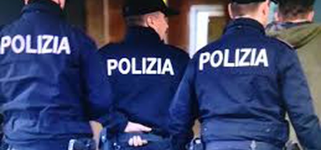 Due persone denunciate dalla Polizia di Stato per attività di gestione di rifiuti non autorizzata.