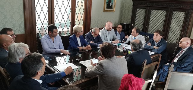 Chiusura negozi in centro, Abramo incontra associazioni di categoria