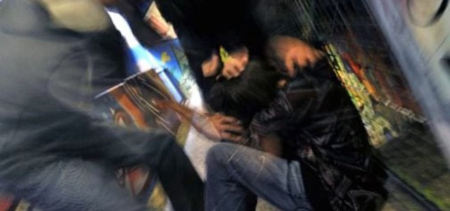 Catanzaro, aggredito nella notte un giovane nel quartiere Lido