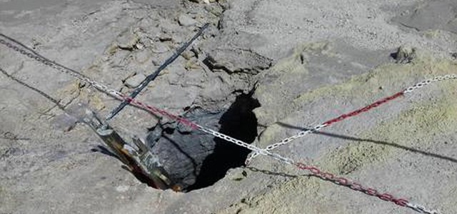 Tre morti nel cratere della Solfatara a Pozzuoli: padre, madre e figlio. Salvo un bambino