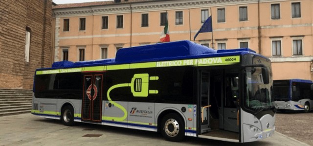 Bus elettrici, Romeo precisa: «Pnrr attuato nei tempi, rilievi della Corte dei conti solo sull’allineamento dei dati»