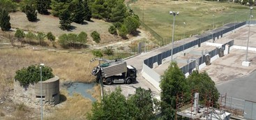 Versano liquami in parco, individuati i responsabili
