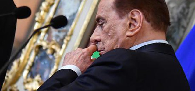 Morra a Berlusconi: "Meglio "pulire i cessi", piuttosto che accordarsi con la #Mafia"