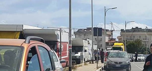 Il mercato a Lido si sposta nell'ex area Teti, immediati i benefici al traffico