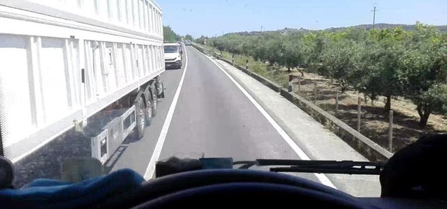S.S. 106, denuncia Codacons: “Sindaci vietino passaggio Tir finchè Anas non garantirà interventi”
