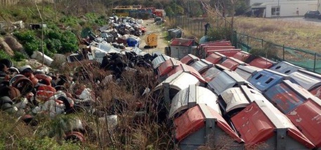 Discarica abusiva in autoparco,2 denunce