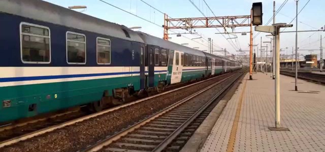 Intercity soppressi da giugno, Codacons: «Una vergogna» «Una strategia per far pagare sempre più soldi ai viaggiatori»