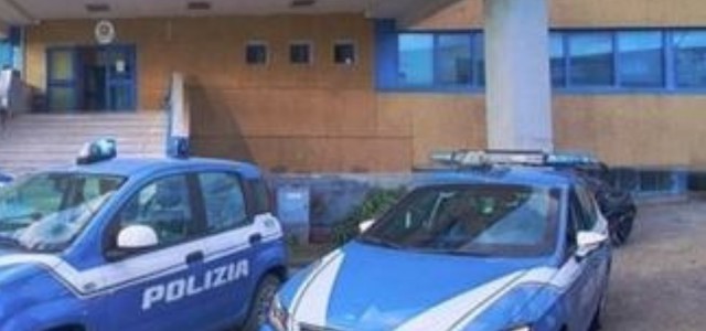 La Polizia di Stato ha eseguito un’ordinanza di misura cautelare in carcere nei confronti di un soggetto indagato per i reati di maltrattamenti in famiglia e atti persecutori.