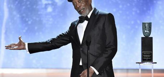 Morgan Freeman accusato di molestie da otto donne