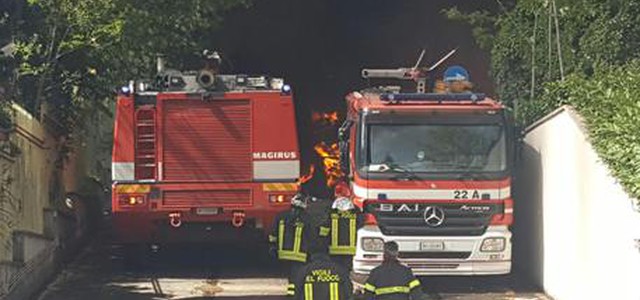 Rogo Pomezia: ancora fumo e fiamme Eco X