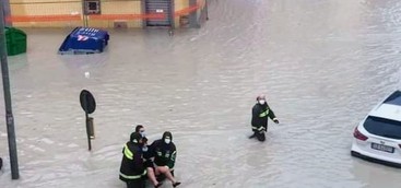 Fotonotizia: Crotone sommersa dall'acqua
