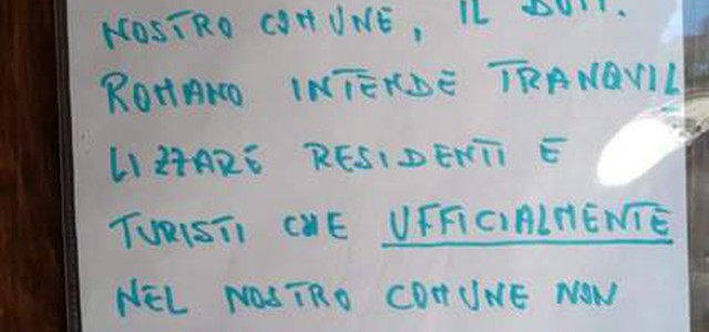 Covid-19, medico di base rassicura con cartello: in paese nessun positivo