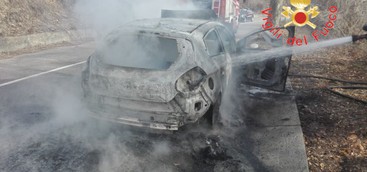 Due auto a fuoco nel Catanzarese (FOTO)