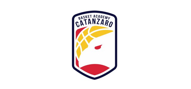 Cambia volto la major del basket catanzarese. La nuova denominazione è Basket Academy Catanzaro, sempre targata Mastria, che assume il ruolo di main sponsor.