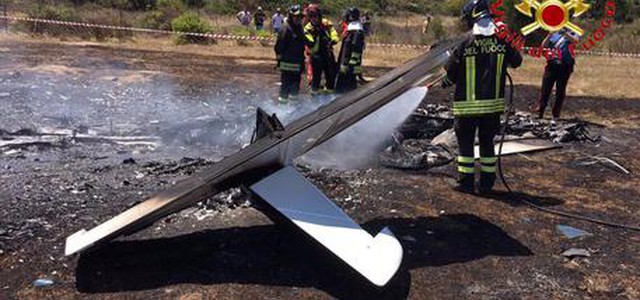 Cade ultraleggero in Gallura: due morti