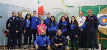 Tiro con l'arco, subito record e successi per gli Arcieri Club Lido al primo indoor dell'anno