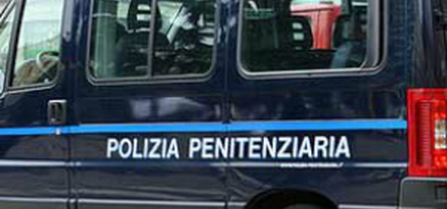 Detenuto non accolto in struttura dorme nel furgone con la polizia penitenziaria