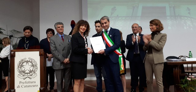 Prefetto di Catanzaro consegna Stelle al merito, il lavoro unisce