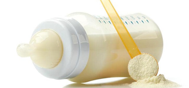 Codacons: illecito prescrivere latte artificiale ai neonati