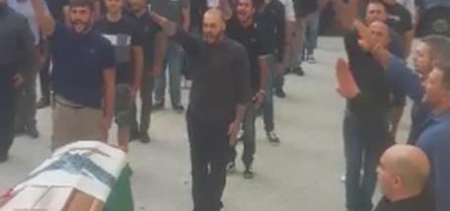 Saluto romano a funerale Sassari, video e polemiche su Fb