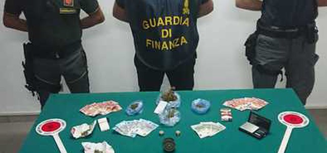 Sorpreso a spacciare davanti ad un oratorio, arrestato 31enne