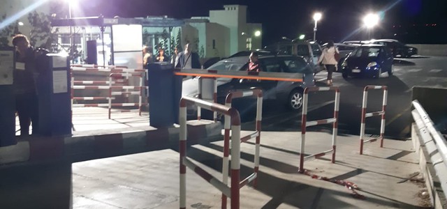 Parcheggio del Pugliese, Bosco: "Cittadini rimangono ancora ostaggi all'interno"