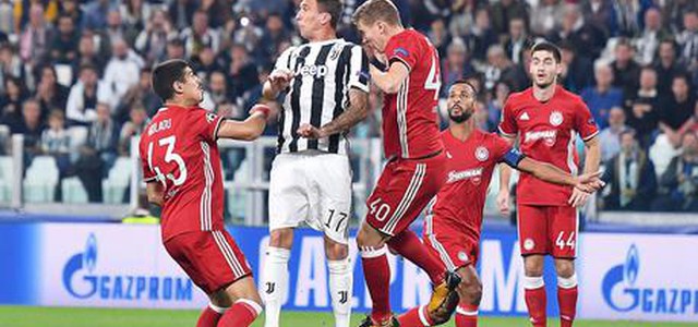 Champions League 2017, Juventus-Olympiacos 2-0, Higuain poi Mandzukic