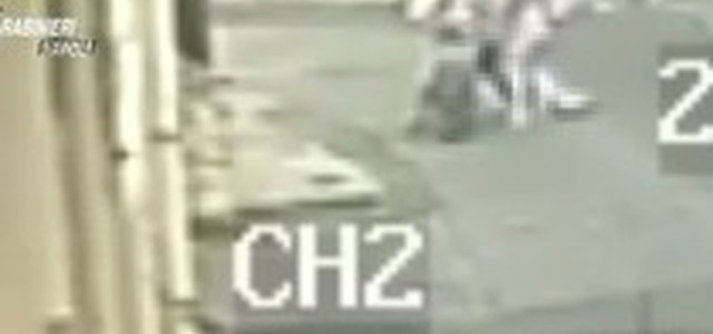 Tenta scippo, su scooter anche figlio 4 anni. Preso