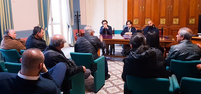 Falcomatà incontra i lavoratori licenziati da Avr