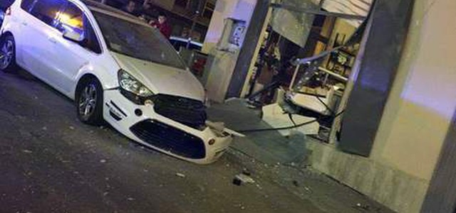 Ordigno danneggia panificio a Lamezia (VIDEO)