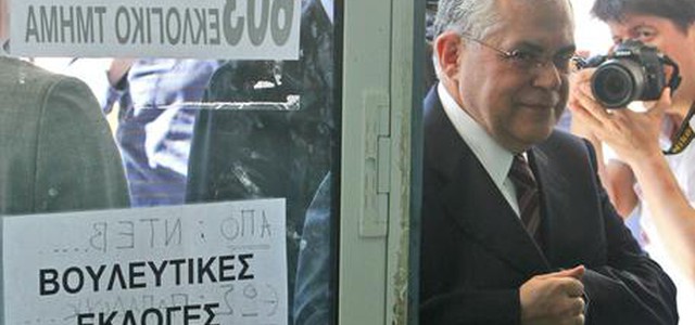 Bomba su auto ex premier greco Papademos