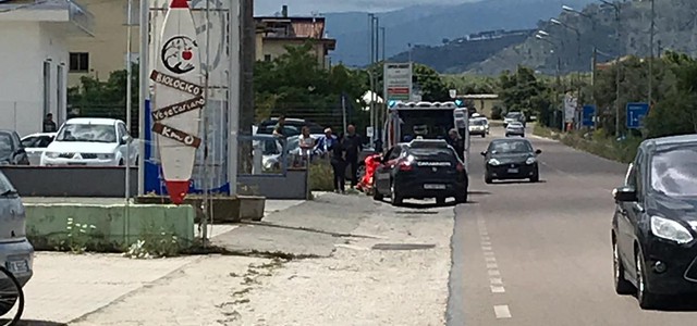 Flash - Ubriaco collassa a bordo strada a Roccelletta