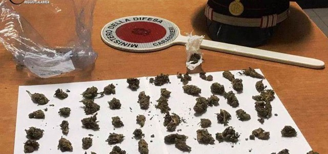 Sorpresi con droga in auto, tre giovani arrestati