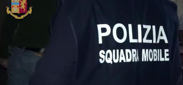 Concorso esterno in associazione mafiosa, arrestato poliziotto