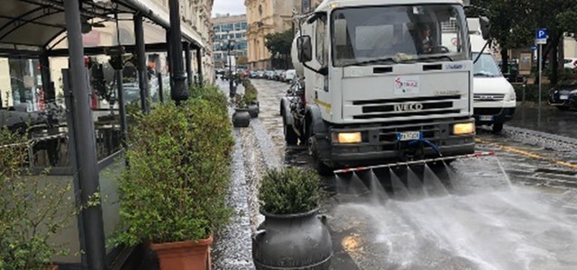 LA SIECO HA AVVIATO OPERAZIONI DI LAVAGGIO STRADE CON IGIENIZZANTE
