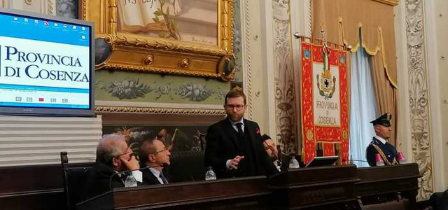 Ministro Provenzano a Cosenza: "Industria essenziale per il Sud"