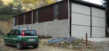 Scoperto capannone rurale completamente abusivo 