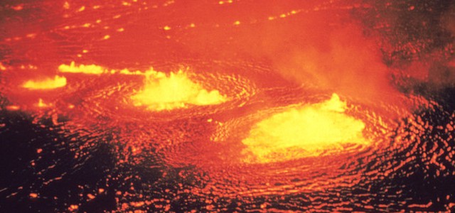 In 800 milioni all'ombra di un vulcano attivo