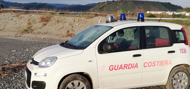 Guardia Costiera sequestra terrapieno abusivo nel Catanzarese