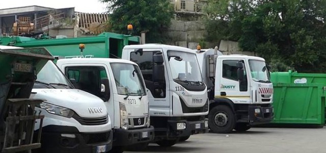 Benzina e proiettili davanti a ditta che gestisce rifiuti