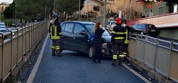 Flash - Incidente stradale in via Gioacchino da Fiore a Catanzaro, traffico in tilt